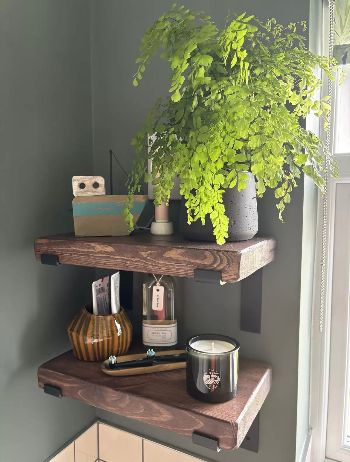 Chunky Shelving with 2 Brackets