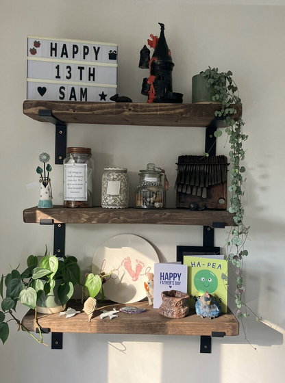 Chunky Shelving with 2 Brackets